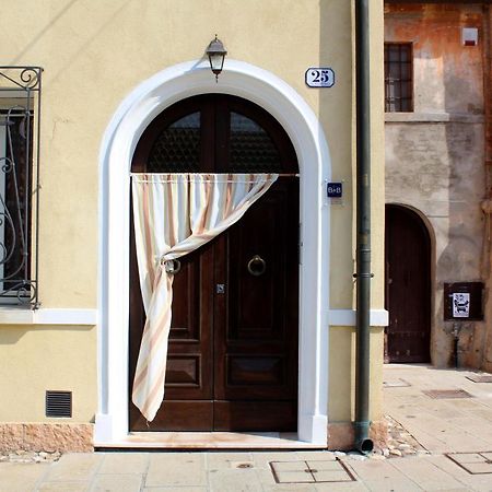 Bed and Breakfast Porta del Carmine Comacchio Exterior foto